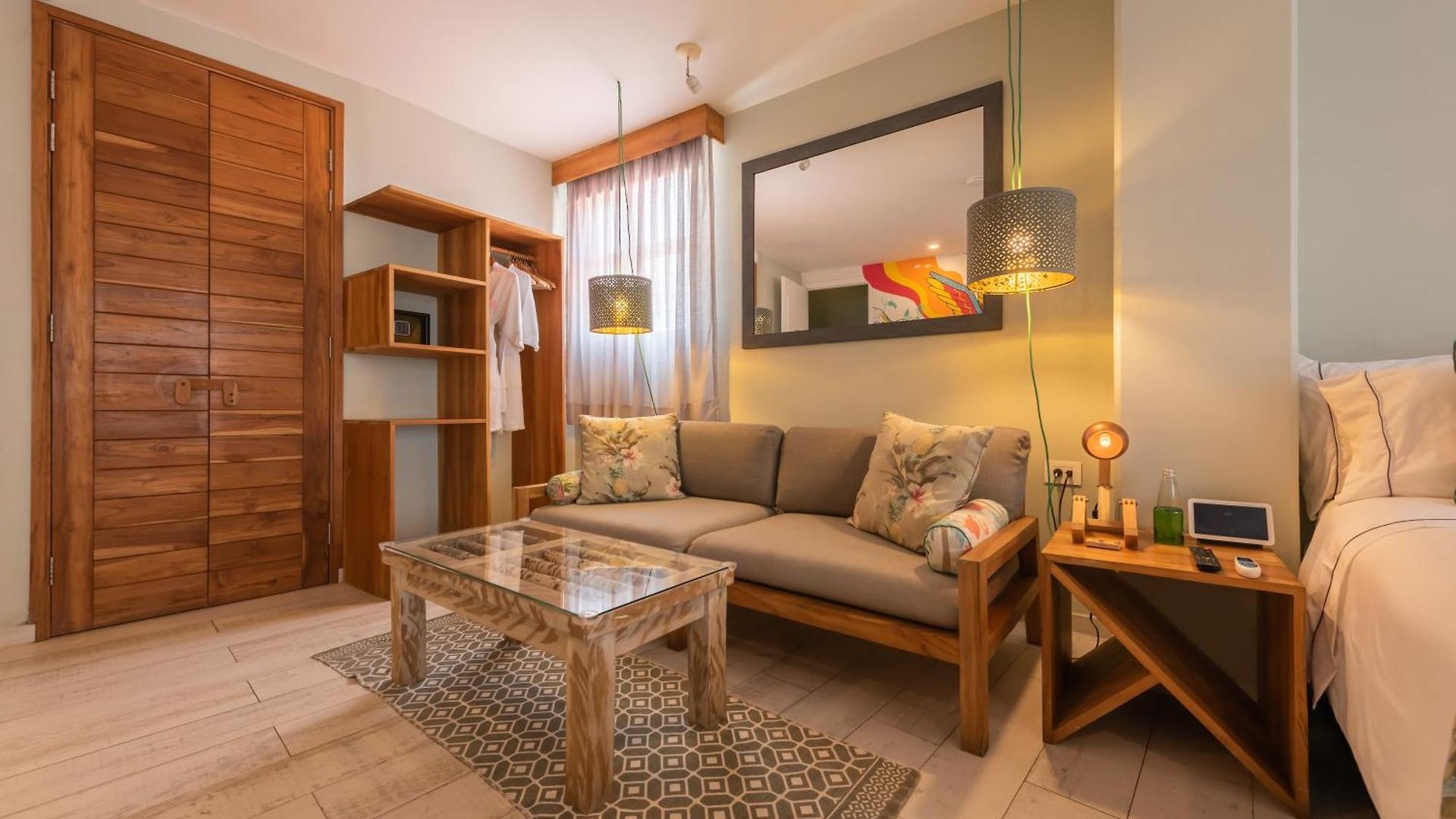Townhouse Boutique Hotel 4*