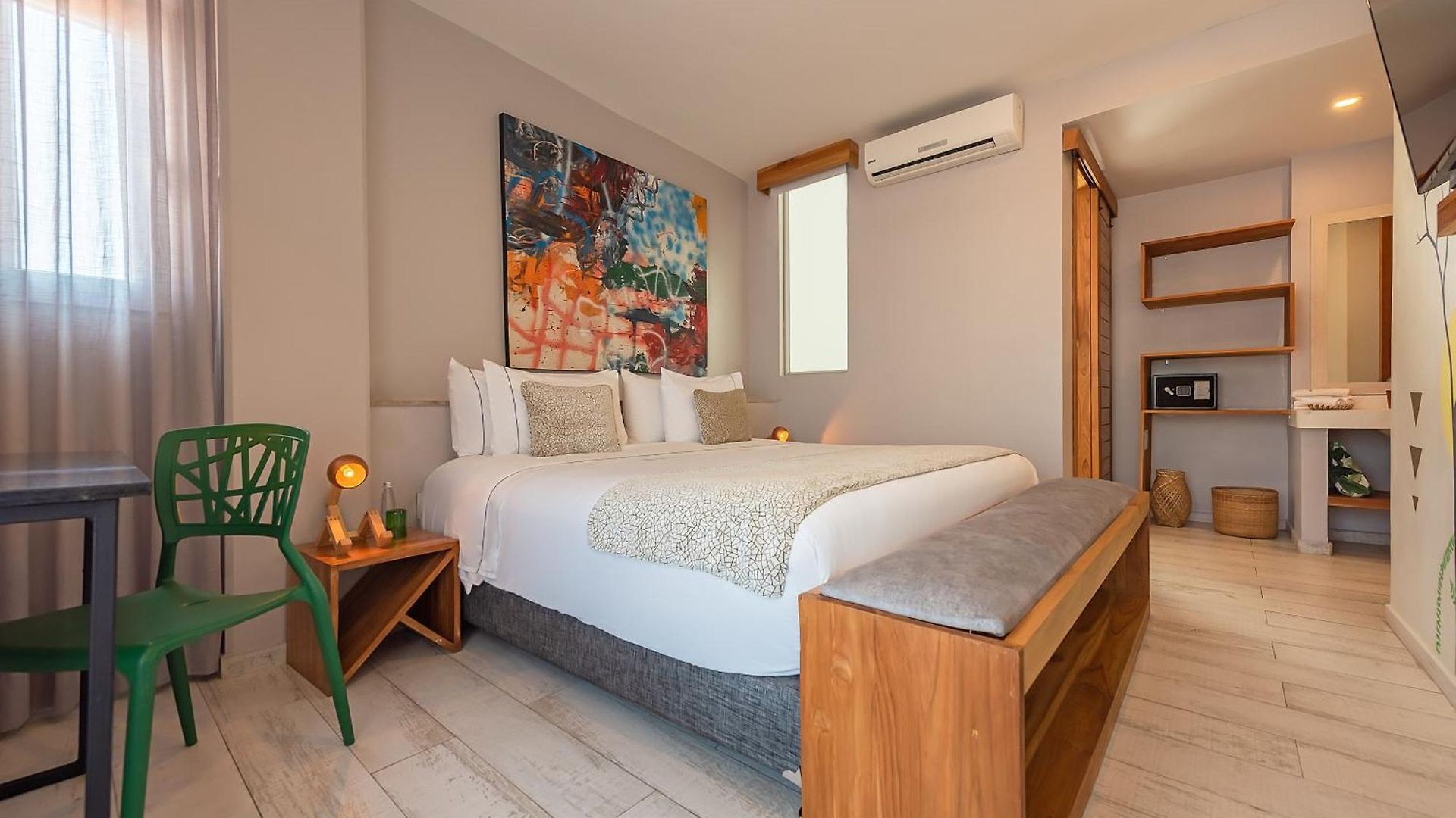 Townhouse Boutique Hotel 4*