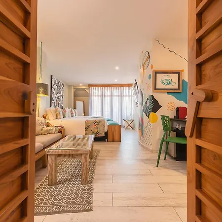 Townhouse Boutique 4*