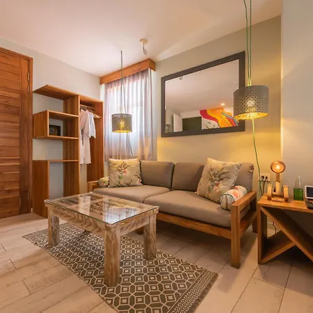 Townhouse Boutique Hotel 4*
