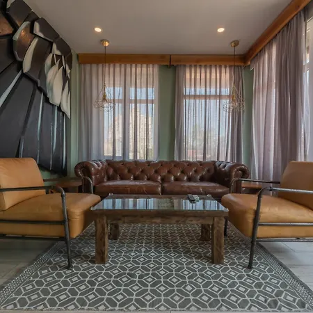 Townhouse Boutique Hotel 4*