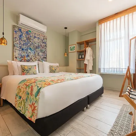 Townhouse Boutique Hotel 4*