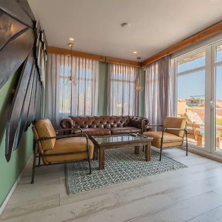 Townhouse Boutique 4*